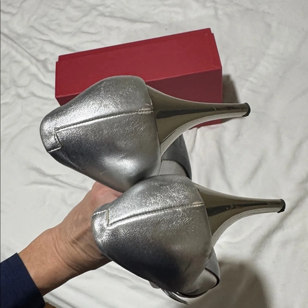 Roger Vivier Metallic Silver Heels with Buckle - Picture 8 of 10